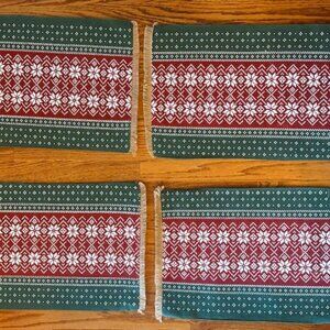 Winder Wonderland Lane Red and Green Snowflake Woven Placements with Burlap Trim
